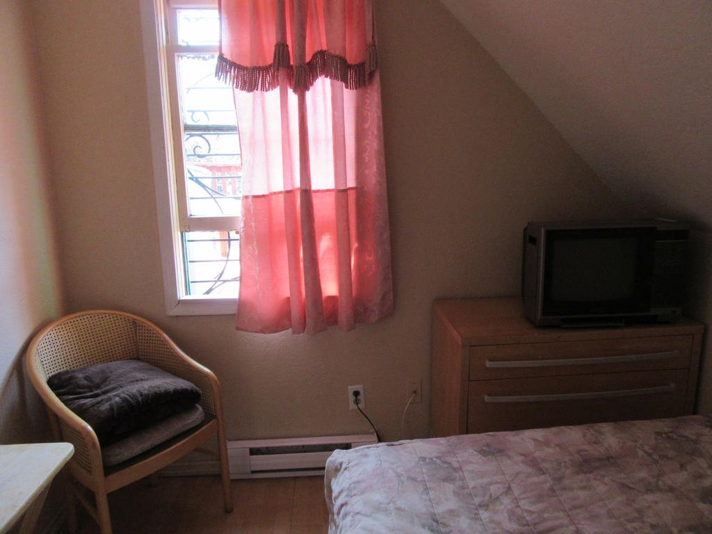 Turtle Hostel Виктория Экстерьер фото