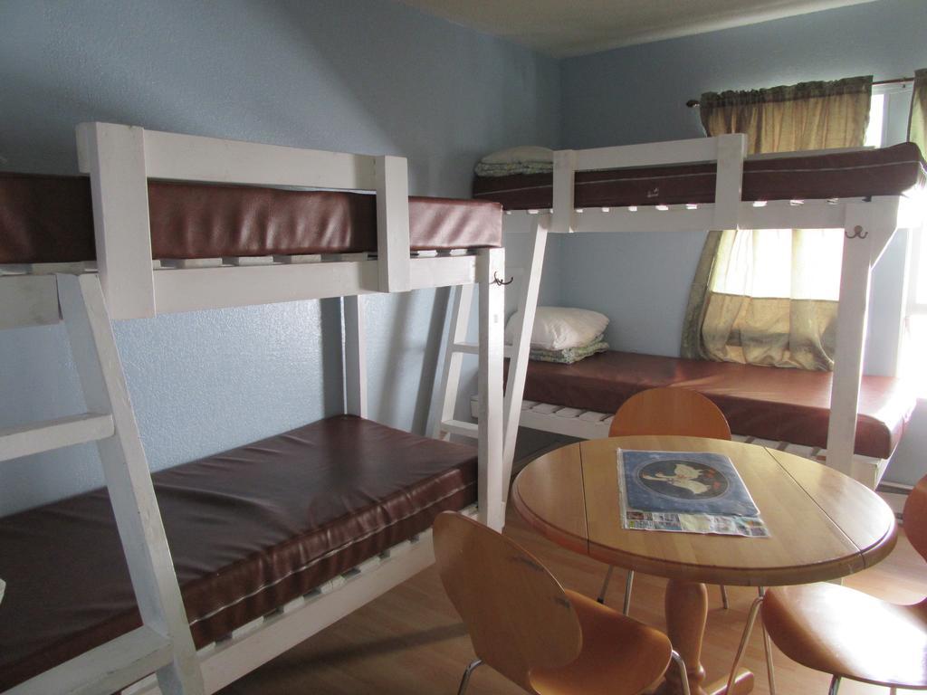 Turtle Hostel Виктория Экстерьер фото
