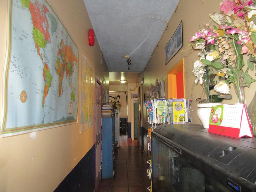 Turtle Hostel Виктория Экстерьер фото