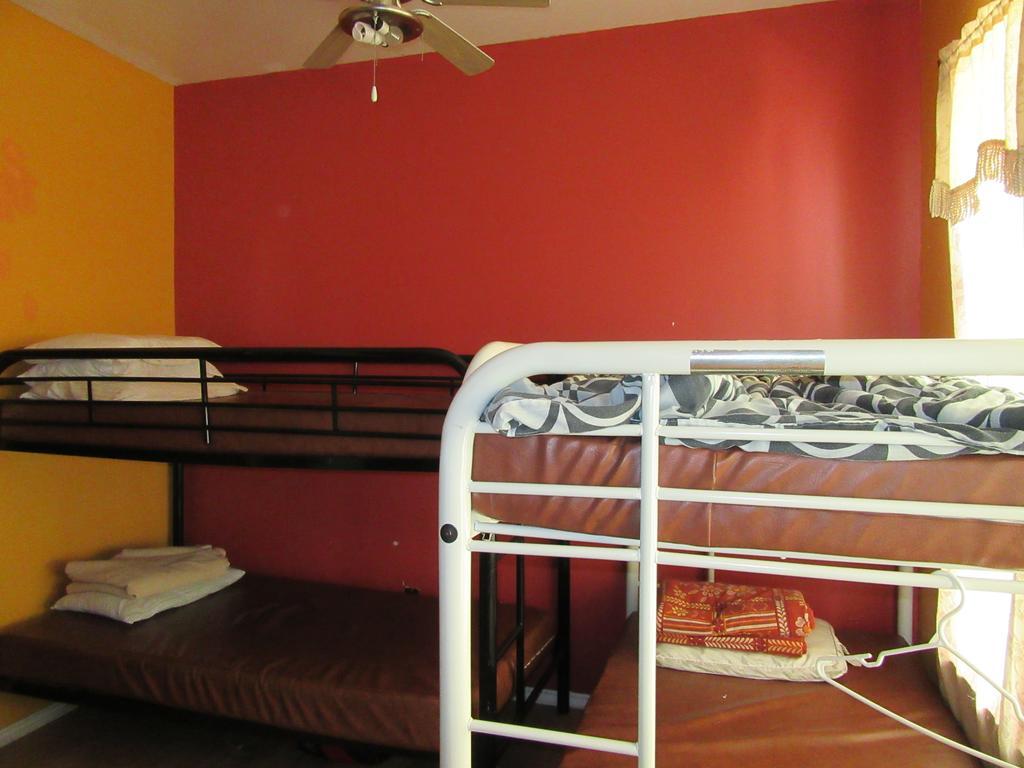 Turtle Hostel Виктория Экстерьер фото