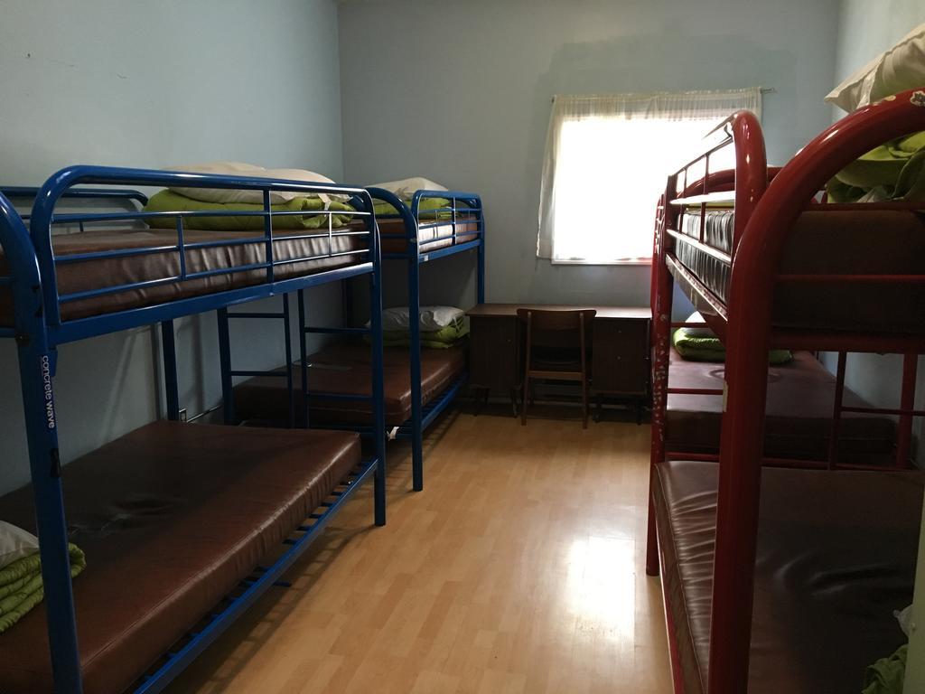 Turtle Hostel Виктория Экстерьер фото