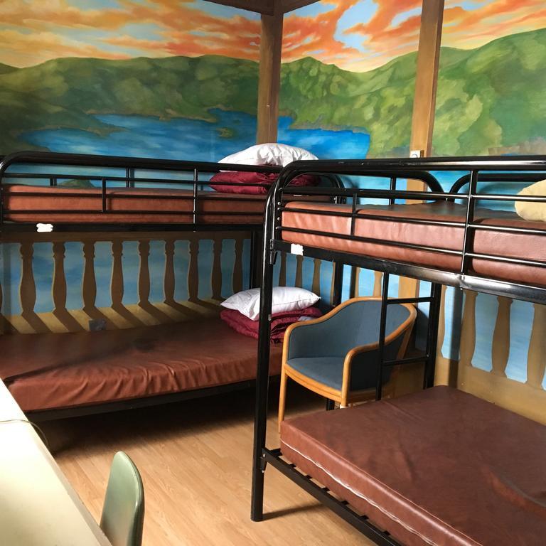 Turtle Hostel Виктория Экстерьер фото