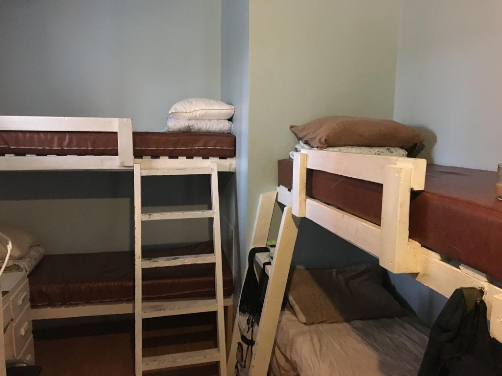 Turtle Hostel Виктория Экстерьер фото