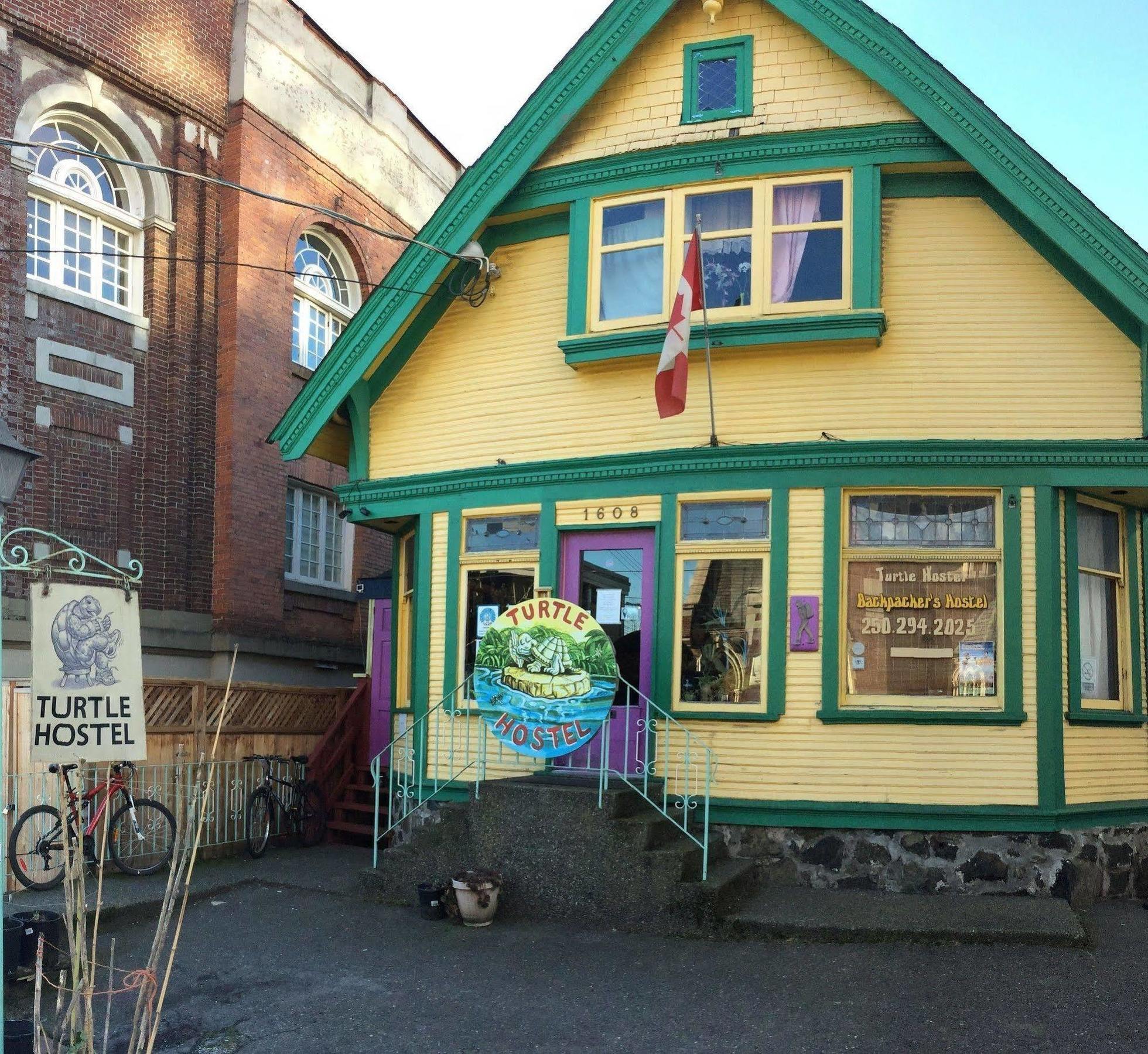 Turtle Hostel Виктория Экстерьер фото