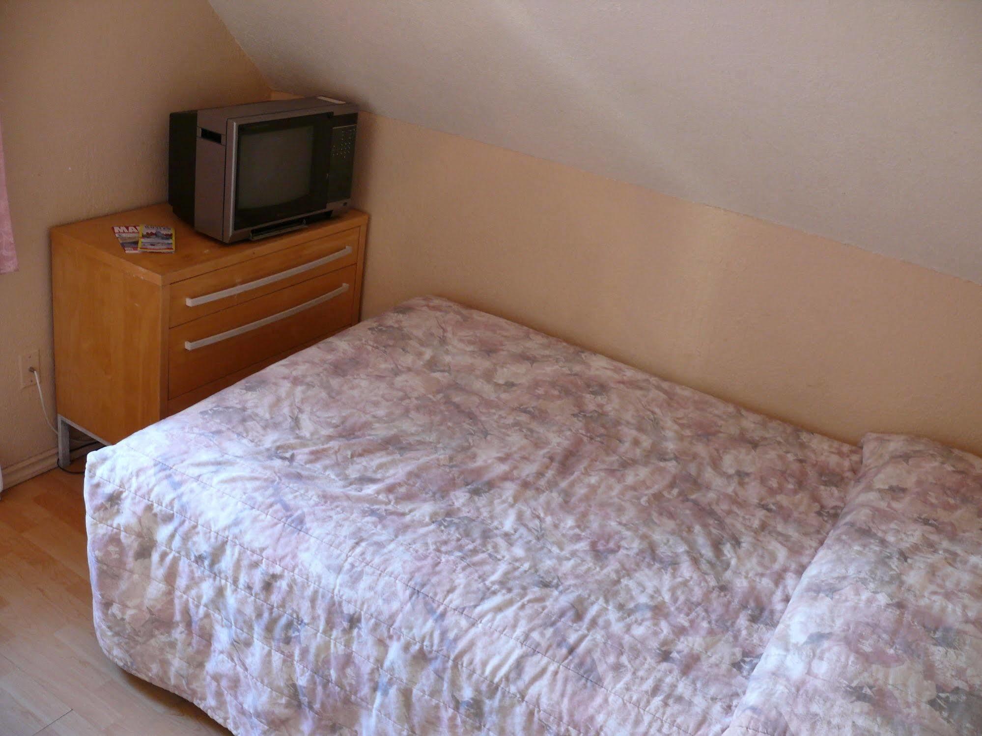 Turtle Hostel Виктория Экстерьер фото
