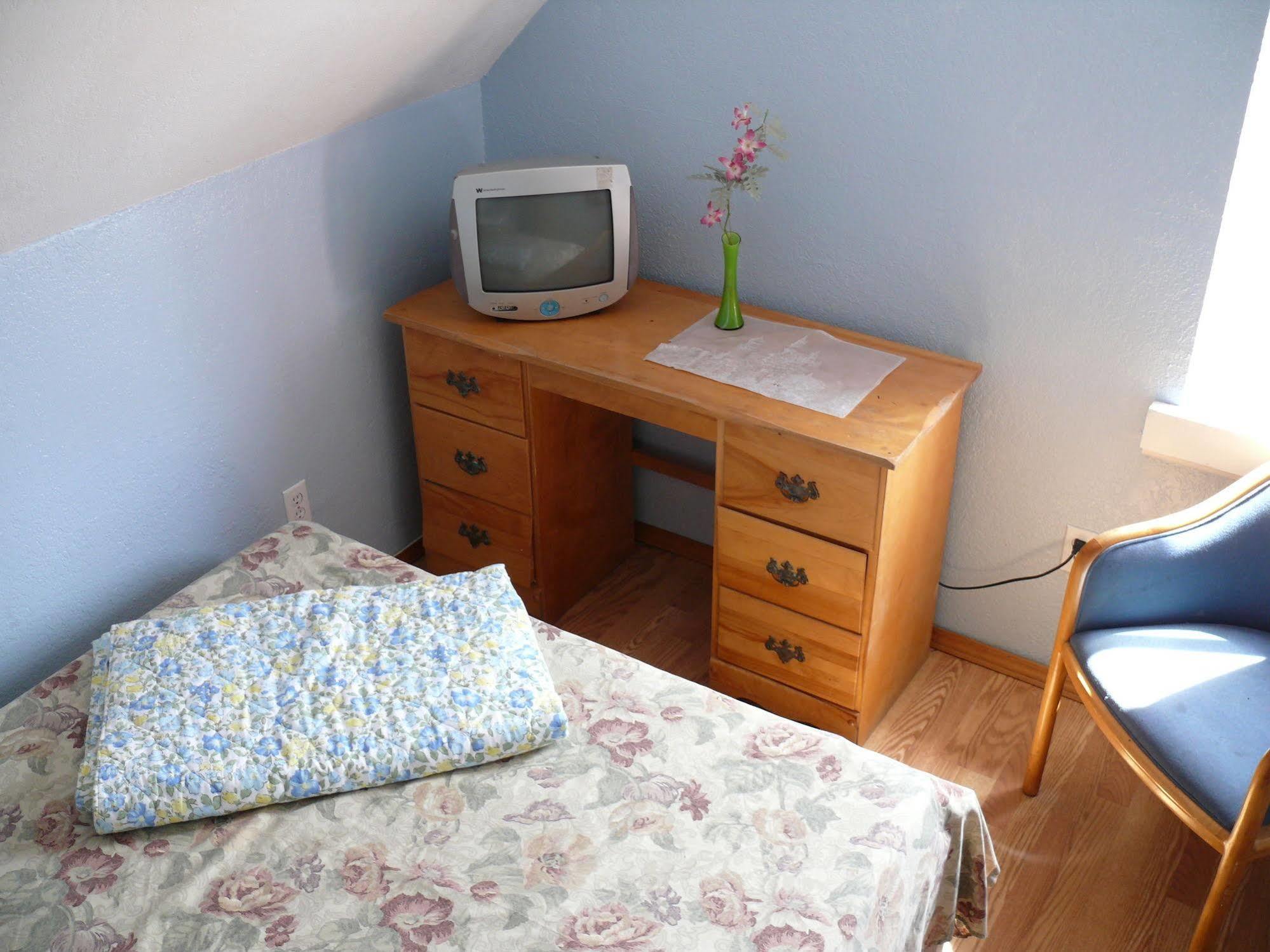 Turtle Hostel Виктория Экстерьер фото