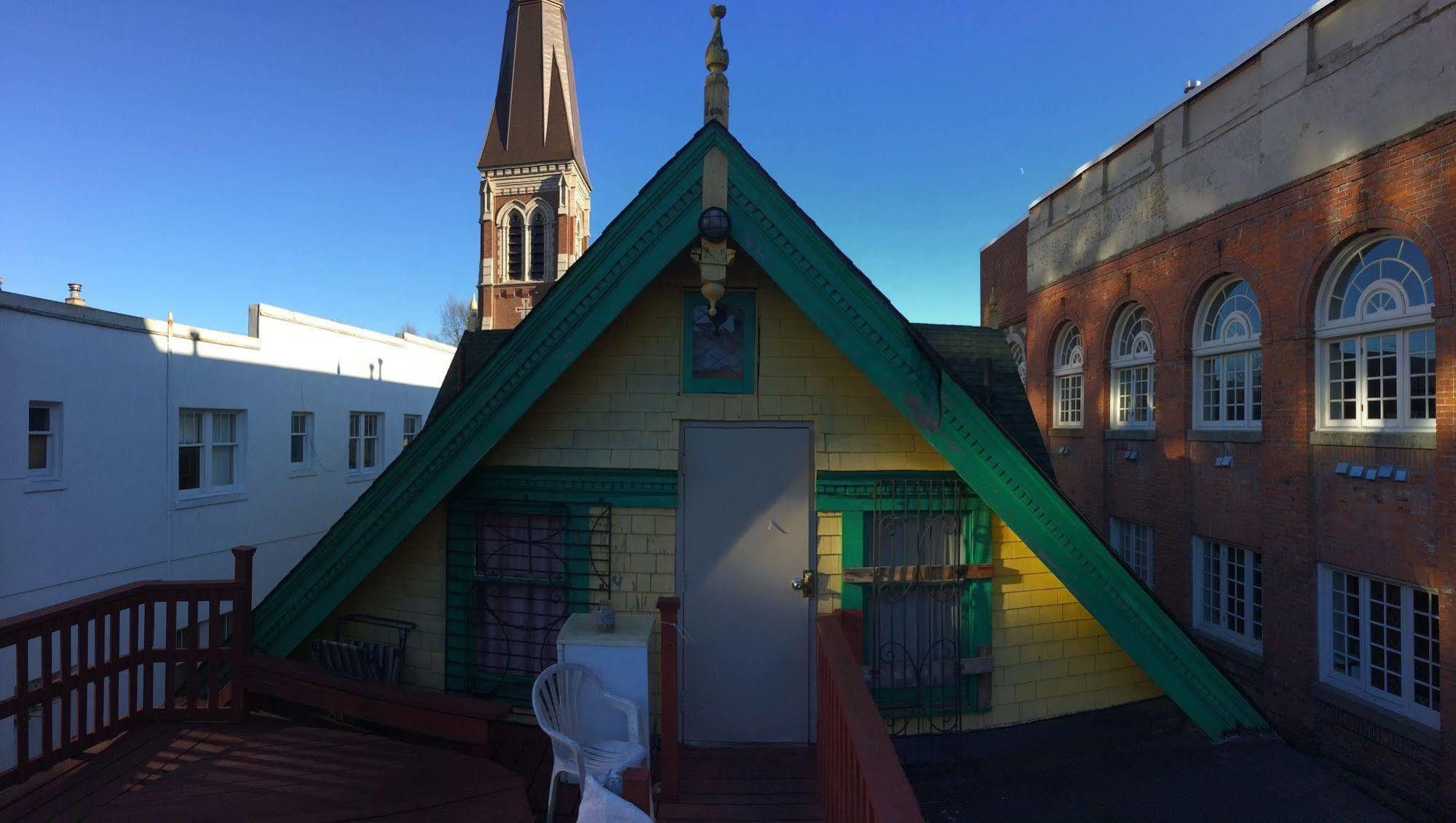 Turtle Hostel Виктория Экстерьер фото